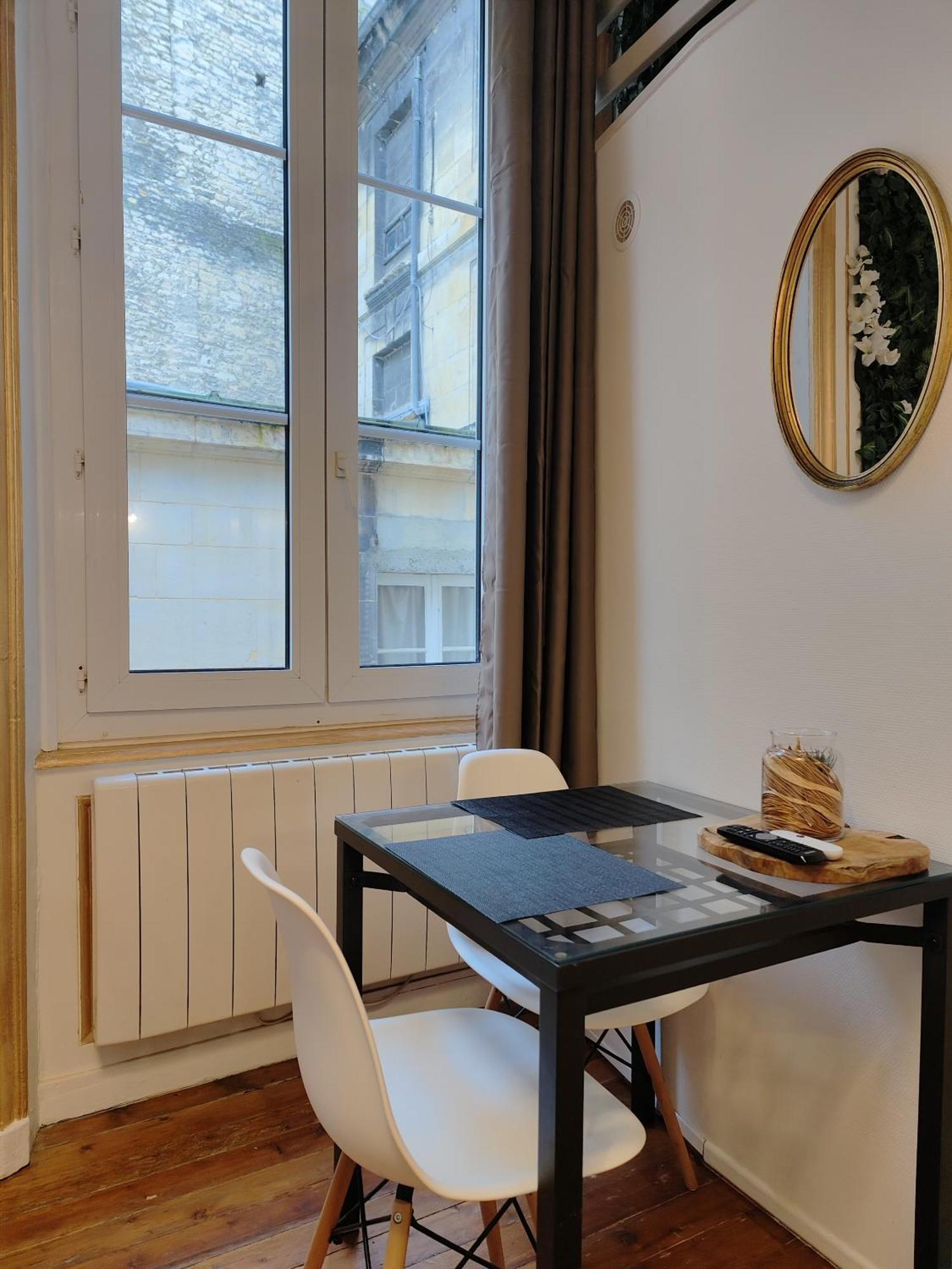 Studio Lumineux Et Fleuri Idealement Situe Apartment Caen Exterior photo